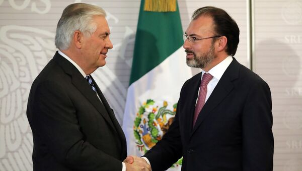 Rex Tillerson, secretario de Estado de EEUU, y Luis Videgaray, canciller de México - Sputnik Mundo