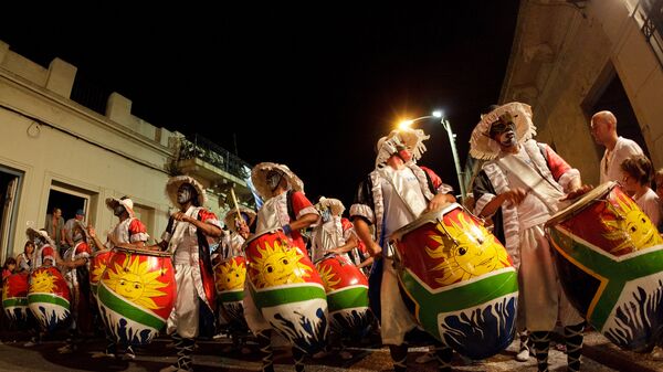 Carnaval uruguayo Las Llamadas (archivo) - Sputnik Mundo