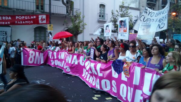 Marcha de mujeres en Buenos Aires - Sputnik Mundo