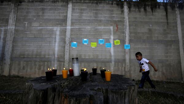 Homenaje a las víctimas del incendio en casa hogar en Guatemala - Sputnik Mundo
