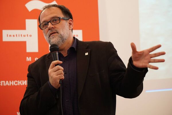 Abel Murcia, director del Instituto Cervantes de Moscú Abel Murcia, director del Instituto Cervantes de Moscú - Sputnik Mundo