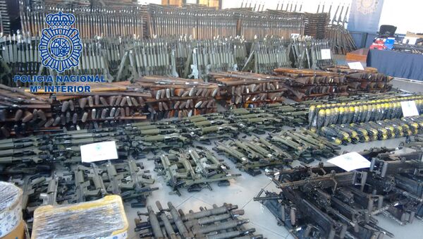 Ascienden a más de 10.000 las armas del arsenal de guerra intervenido en Bizkaia, Girona y Cantabria - Sputnik Mundo