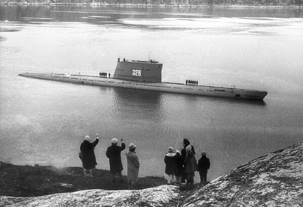 Una vida bajo las aguas: repaso a la historia de los submarinos rusos y sus tripulantes - Sputnik Mundo