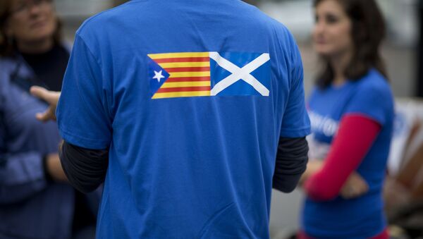 Banderas de Cataluña y Escocia - Sputnik Mundo