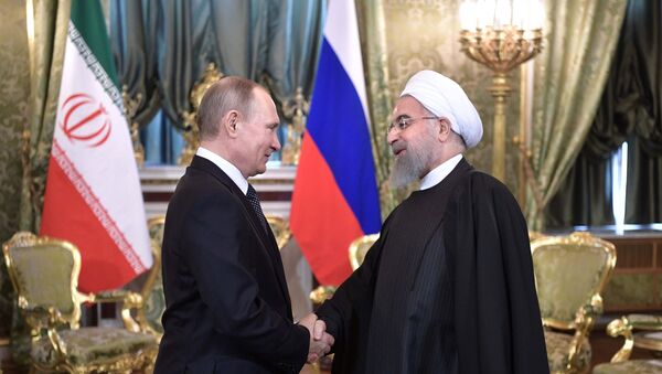 Presidente de Rusia, Vladímir Putin, y presidente de Irán, Hasán Rohaní - Sputnik Mundo