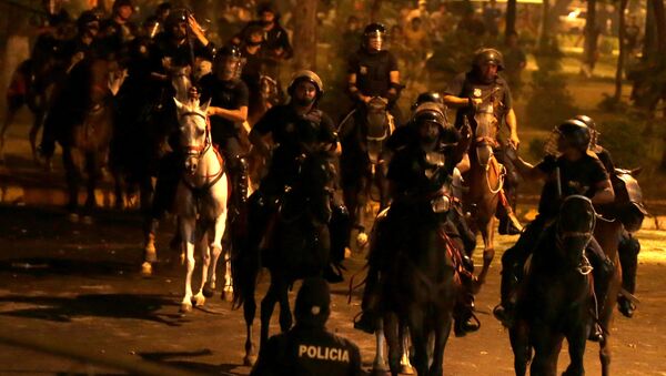Policía de Paraguay durante protestas - Sputnik Mundo