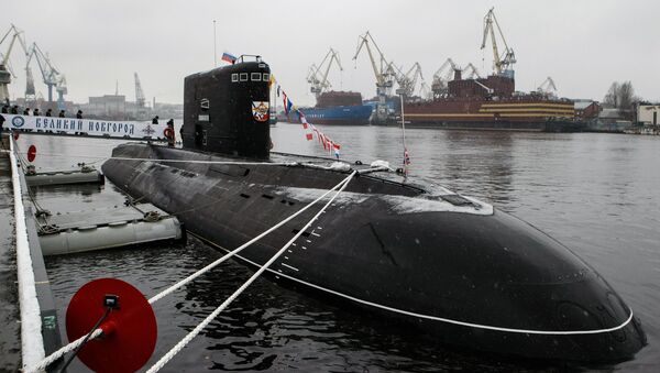 Un submarino de la clase Varshavianka - Sputnik Mundo