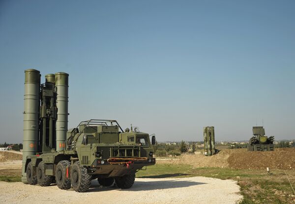 Los sistemas de misiles antiaéreos S-400 (archivo) Los sistemas de misiles antiaéreos S-400 (archivo) - Sputnik Mundo