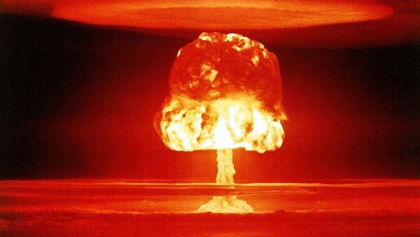 Explosión nuclear (imagen referencial) - Sputnik Mundo