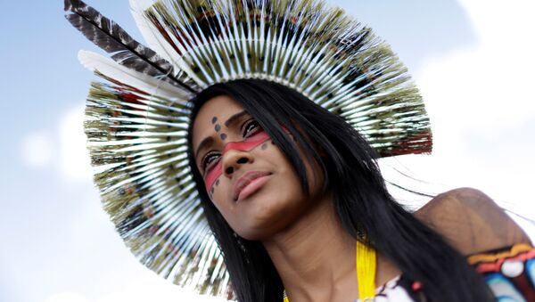 Mujer indígena - Sputnik Mundo