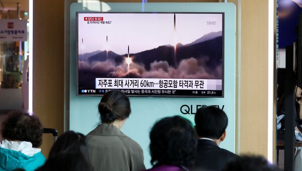 Lanzamiento de misiles de Corea del Norte - Sputnik Mundo