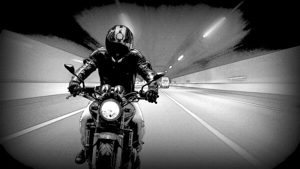 Una moto en en un túnel - Sputnik Mundo
