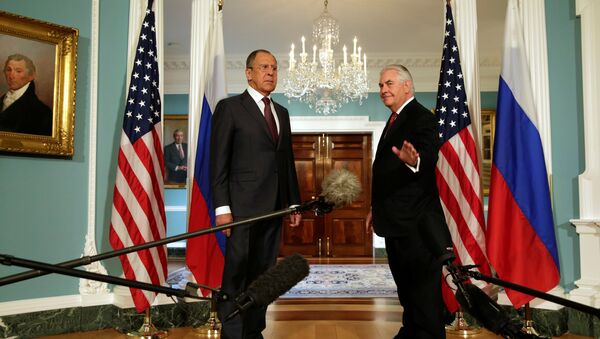 Serguéi Lavrov, ministro de Exteriores de Rusia, y Rex Tillerson, secretario de Estado de EEUU - Sputnik Mundo