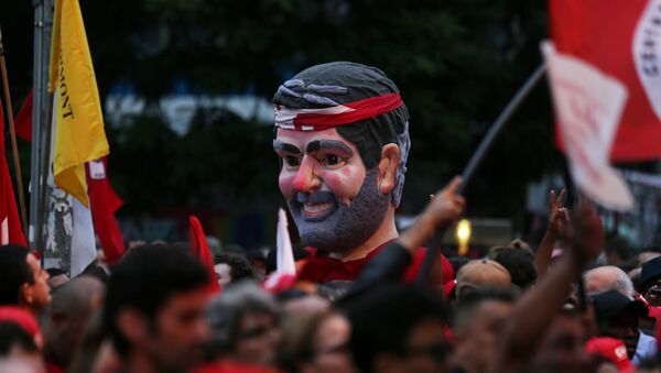 Simpatizantes de Lula en Curitiba - Sputnik Mundo