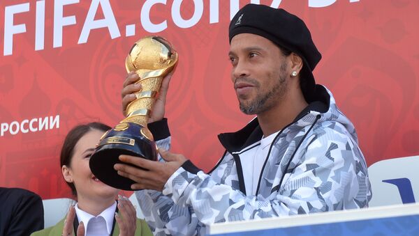 Ronaldinho inaugura el parque de la Copa Confederaciones 2017 en la ciudad rusa de Kazán - Sputnik Mundo