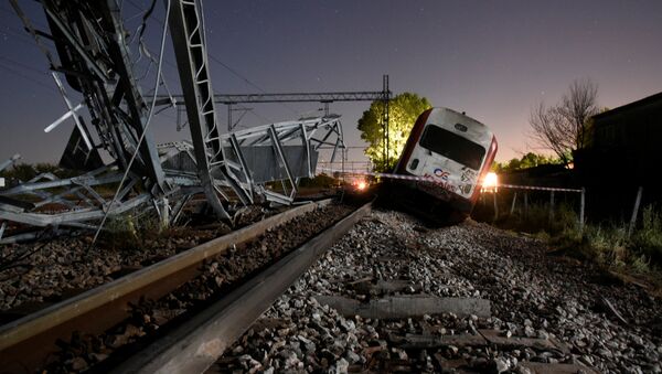 Descarrilamiento del tren en Grecia - Sputnik Mundo