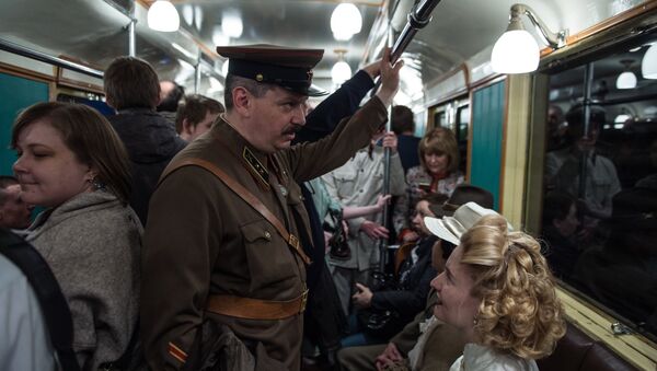 La recreación histórica de la jornada de apertura del metro de Moscú - Sputnik Mundo