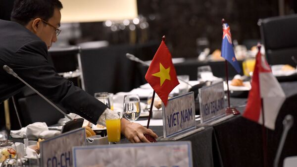 La bandera Vietnam y los países signatarios de TPP - Sputnik Mundo
