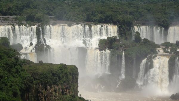 Las cataratas del Iguazú, parte del acuífero Guaraní - Sputnik Mundo