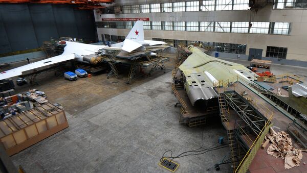 Капитальный ремонт самолетов Ту-160 на Казанском авиазаводе - Sputnik Mundo