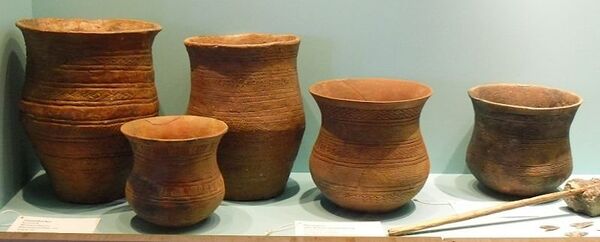 Vasijas del pueblo de Beaker, en el Museo de Prehistoria e Historia Primitiva de Berlín Vasijas del pueblo de Beaker, en el Museo de Prehistoria e Historia Primitiva de Berlín - Sputnik Mundo