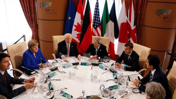 Los líderes del G7 durante la cumbre en Italia (Archivo) - Sputnik Mundo