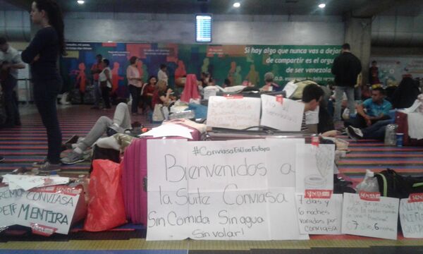 Pasajeros en el aeropuerto internacional Simón Bolívar de Maiquetía Pasajeros en el aeropuerto internacional Simón Bolívar de Maiquetía - Sputnik Mundo