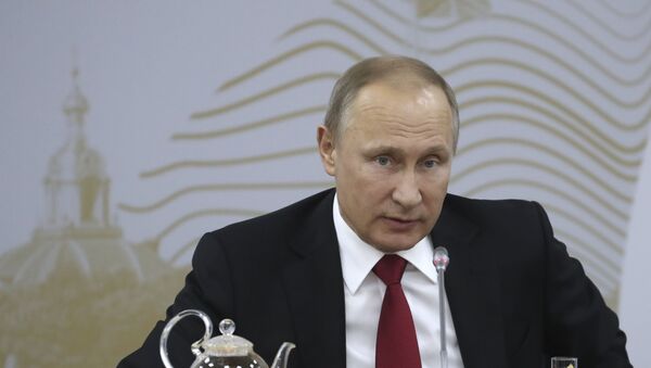 Vladímir Putin, presidente de Rusia, en el SPIEF 2017 - Sputnik Mundo