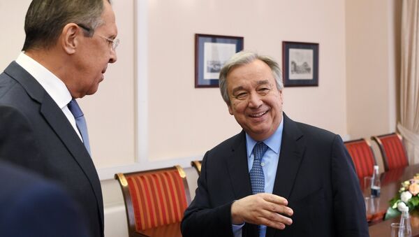 Serguéi Lavrov, canciller ruso, y António Guterres, secretario general de la ONU - Sputnik Mundo