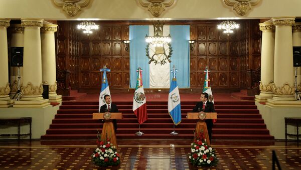 Presidente de México, Enrique Peña Nieto, y presidente de Guatemala, Jimmy Morales - Sputnik Mundo