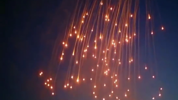 Uso del fósforo blanco en Al Raqa, Siria - Sputnik Mundo