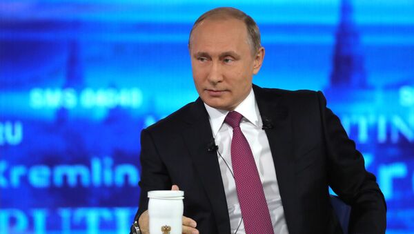 'Línea directa' con el presidente ruso Vladímir Putin - Sputnik Mundo