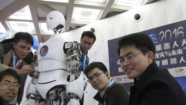 Un robot, en la Conferencia del Mundo Robot en Pekín - Sputnik Mundo