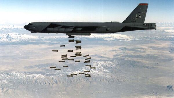 El B-52, utilizado en los bombardeos de Yugoslavia - Sputnik Mundo