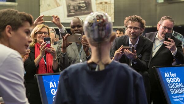 La androide Sofía en la conferencia de robótica 'AI for GOOD Global Summit'. Ginebra, Suiza, 9 de junio de 2017. - Sputnik Mundo