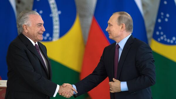 Presidente de Rusia, Vladímir Putiny el presidente Brasil, Michel Temer - Sputnik Mundo