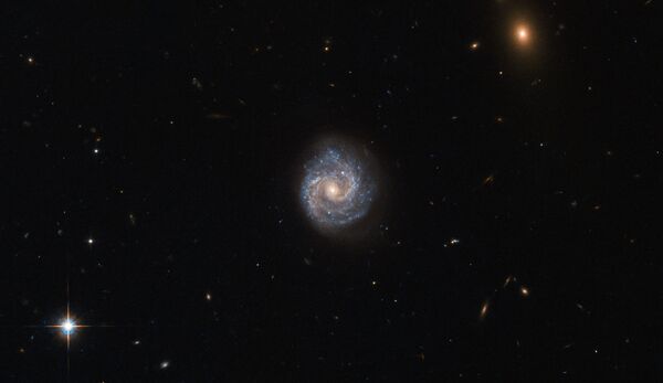 Galaxia 2XMM J143450.5+033843 Galaxia 2XMM J143450.5+033843 - Sputnik Mundo