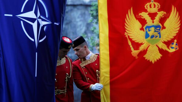 Banderas de la OTAN y Montenegro - Sputnik Mundo