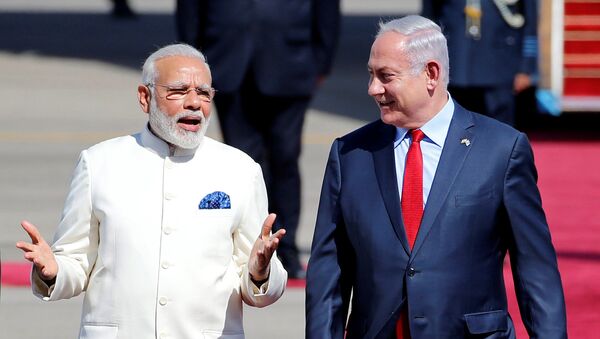 Benjamín Netanyahu, primer miniestro de Israel, y su homólogo de la India, Narendra Modi - Sputnik Mundo