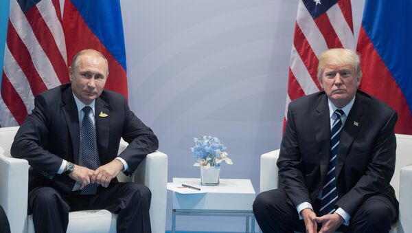 Vladímir Putin, presidente de Rusia, y su homólogo norteamericano, Donald Trump (archivo) - Sputnik Mundo