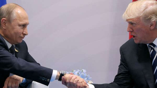 Vladímir Putin, presidente de Rusia, y Donald Trump, presidente de EEUU - Sputnik Mundo