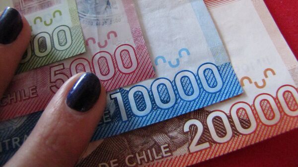 Pesos chilenos (archivo) - Sputnik Mundo