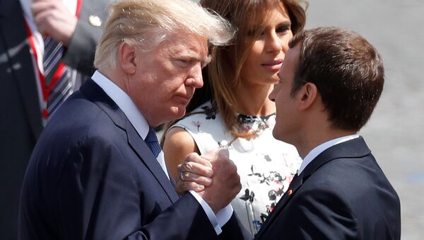 El presidente estadounidense, Donald Trump, y el presidente de Francia, Emmanuel Macron (archivo) - Sputnik Mundo