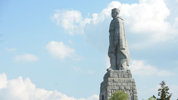 Un monumento a los soldados soviéticos (imagen referencia) - Sputnik Mundo