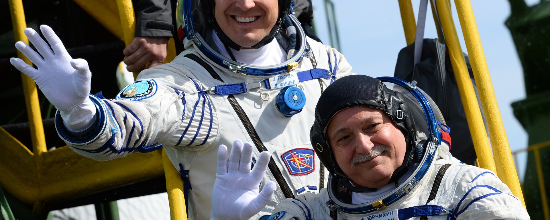 Jack Fischer, astronauta de la NASA, y Fiodor Yurchijin, cosmonauta de Roscosmos, antes de partir en la misión Soyuz-FG, Baikonur, 20 de abril de 2017 - Sputnik Mundo, 1920, 12.04.2021