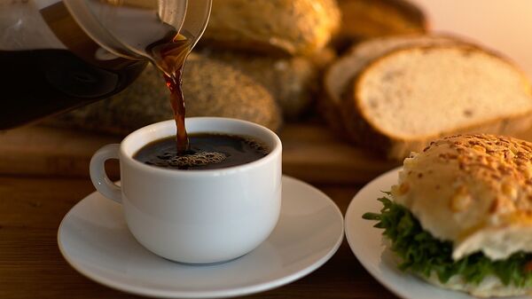 Café y pan al desayuno - Sputnik Mundo