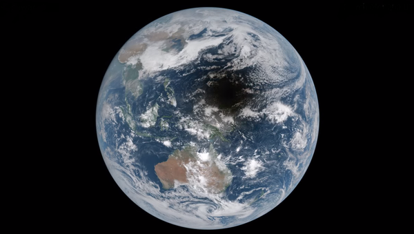 Imagen de un eclipse solar desde el espacio - Sputnik Mundo