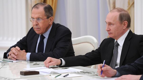 El presidente de Rusia, Vladímir Putin, y el ministro de Exteriores ruso, Sergéi Lavrov - Sputnik Mundo