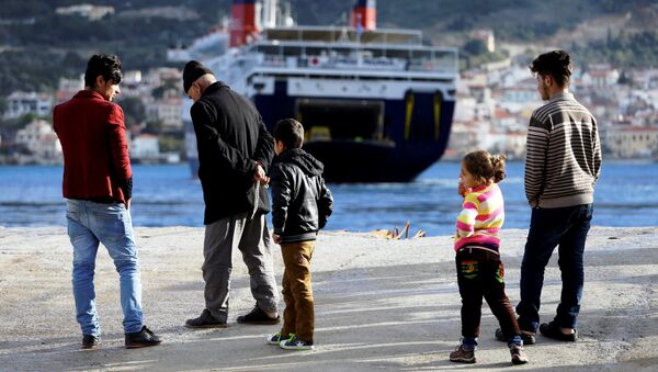Inmigrantes en las costas del mar Mediterráneo - Sputnik Mundo