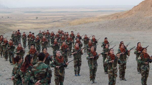 Mujeres kurdas se preparan para luchar contra Daesh (archivo) - Sputnik Mundo